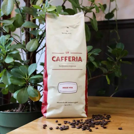 Kawa ziarnista Dolce Vita 100% Arabica 1kg – La Cafferia Premium