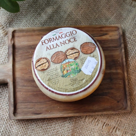 Ser Pecorino z orzechami PREMIUM - Pecorino Toscano Stagionato con le Noci DOP na wagę