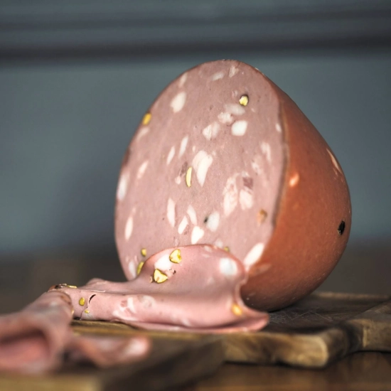 Mortadella z Pistacjami Bologna IGP - wędlina w cienkich plastrach