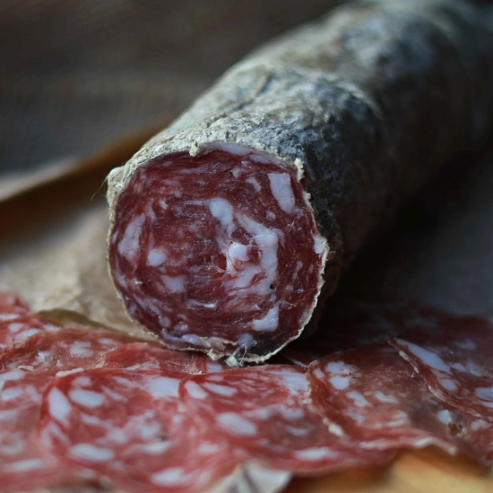 Dojrzewające salami w cienkich plastrach - Salame Stagionato, Corte Camerlenga