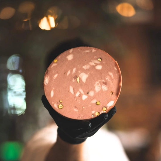 Mortadella z Pistacjami Bologna IGP - wędlina w cienkich plastrach