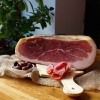 Długo dojrzewająca szynka San Daniele PREMIUM - wędlina w cienkich plastrach - PROSCIUTTO DI SAN DANIELE DOP