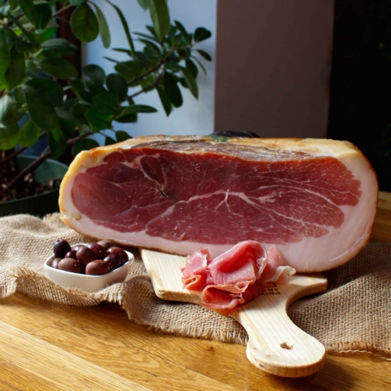 Długo dojrzewająca szynka San Daniele PREMIUM - wędlina w cienkich plastrach - PROSCIUTTO DI SAN DANIELE DOP